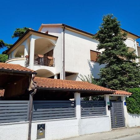 Apartments "M" Pula Bagian luar foto