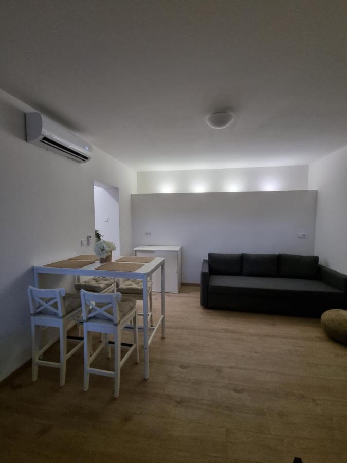 Apartments "M" Pula Bagian luar foto